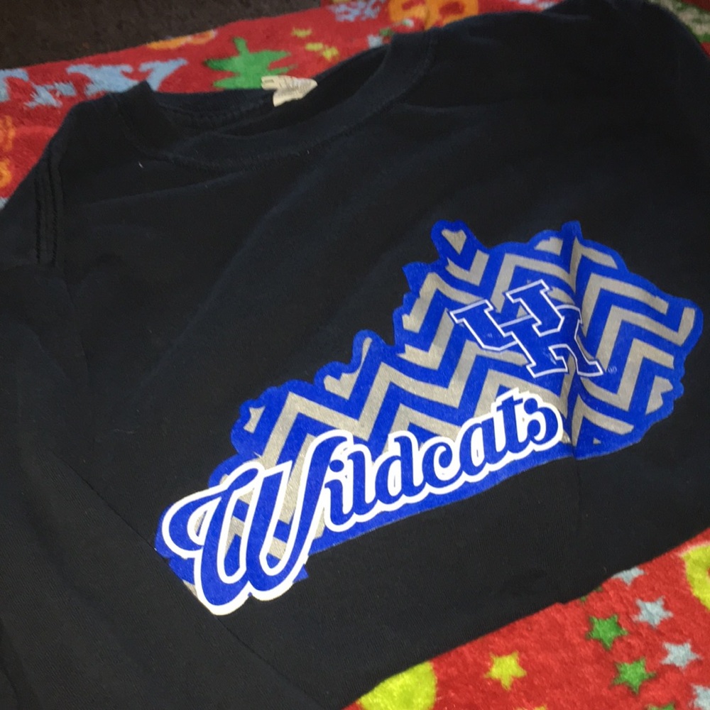 Long sleeve UK tee shirt.